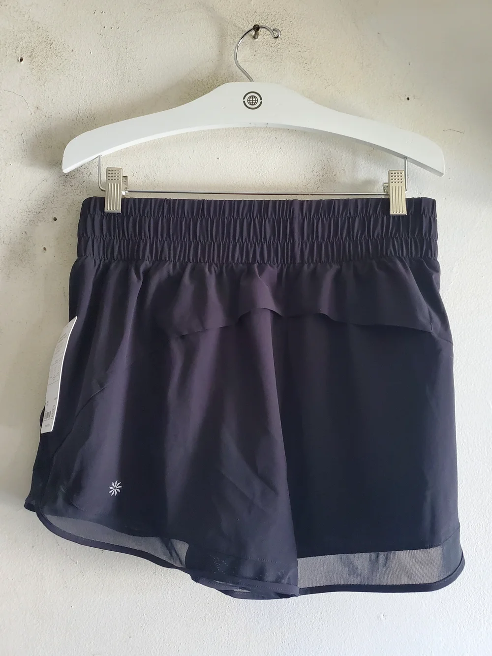 Athleta High Rise Mesh Short Racer Run 3" Short Size Medium. - Picture 4 of 6